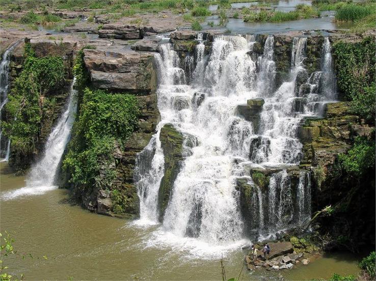 the seven sisters waterfall